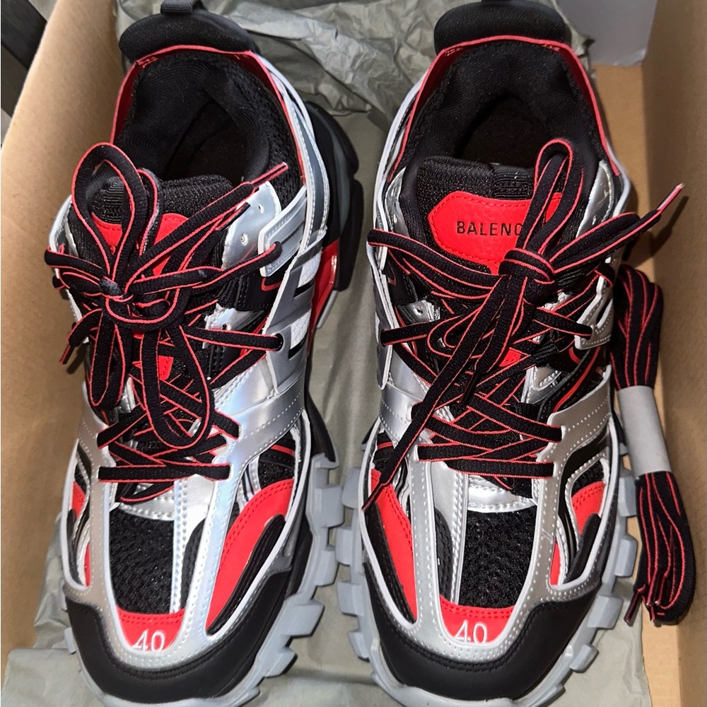Balenciaga Track Size 40 in EU.